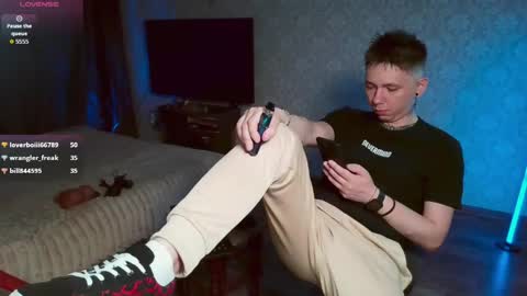 Snapshot of emveeboy96 chatting on May 2026 09:35:02 PM emveeboy96 online show from May 2026 09:35:02 PM