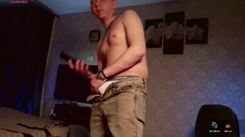 Snapshot of emveeboy96 chatting on May 2026 09:00:01 PM emveeboy96 online show from May 2026 09:00:01 PM