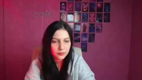 Snapshot of emxma chatting on November 2025 06:28:01 PM Emma online show from November 2025 06:28:01 PM