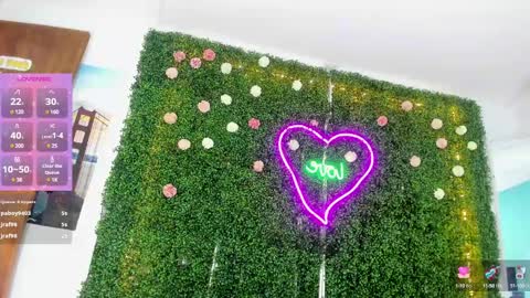 Snapshot of emy_0 chatting on December 2024 09:17:02 AM Emy online show from December 2024 09:17:02 AM