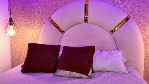 Emy  online show from April 2026 11:43:01 AM