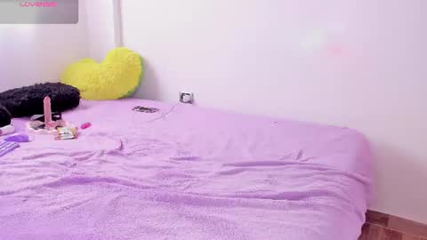 Im Emily would you like to help me reach 100  online show from June 2026 06:45:01 PM