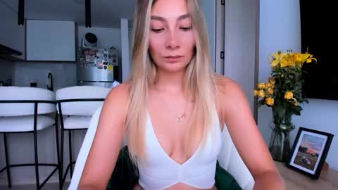 emyconneer online show from January 2025 02:25:01 PM