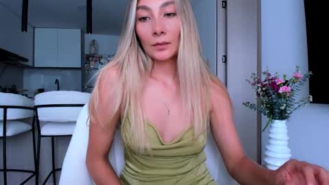 emyconneer online show from January 2025 04:51:02 PM