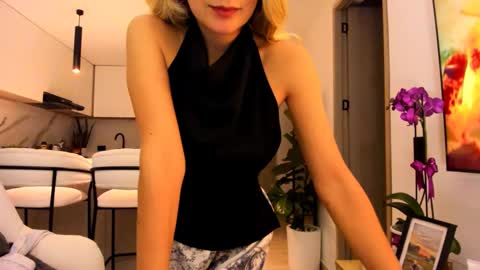 emyconneer online show from March 2025 12:17:02 AM