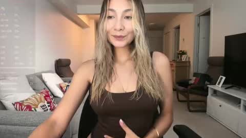 emyconneer online show from September 2025 06:52:02 PM