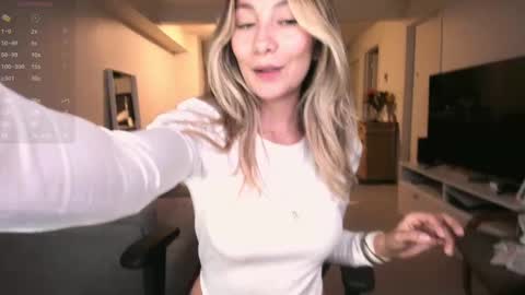 emyconneer online show from September 2025 02:56:02 AM