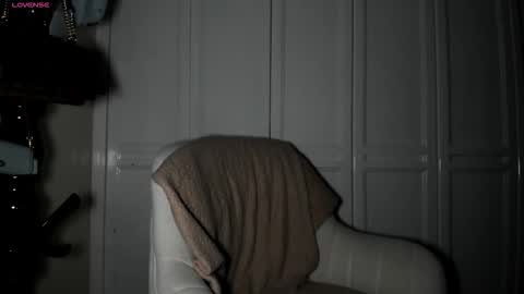 emyconneer online show from December 2025 11:24:01 PM