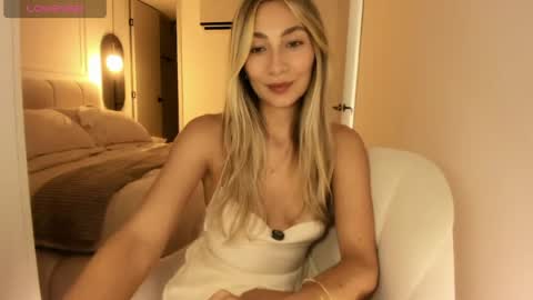 emyconneer online show from June 2026 10:00:01 PM