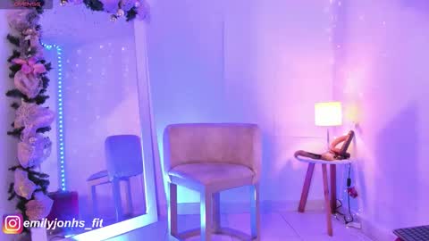 EMYLY  online show from November 2025 11:19:02 PM