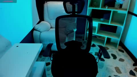 Snapshot of emysilver chatting on December 2024 07:49:01 PM Emy Silver online show from December 2024 07:49:01 PM