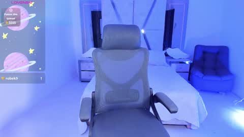 Snapshot of emysilver chatting on February 2025 09:42:01 PM Emy Silver online show from February 2025 09:42:01 PM