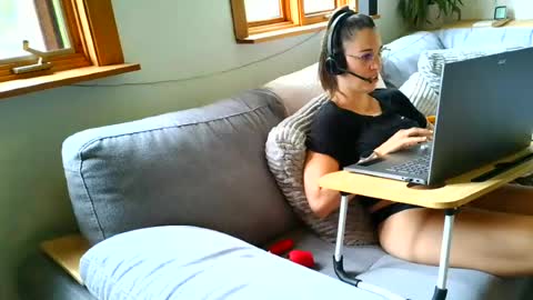 emyxxl online show from July 2026 01:37:01 PM