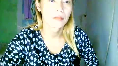 Snapshot of encantadats chatting on September 2025 06:48:01 AM CHUN LY online show from September 2025 06:48:01 AM