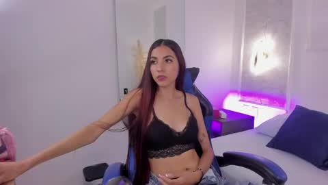 Snapshot of enchanted_doll_ chatting on May 2026 07:42:01 PM Valentina online show from May 2026 07:42:01 PM