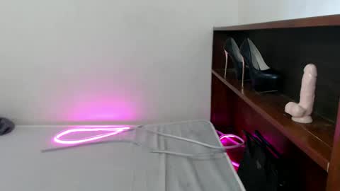 Snapshot of enchantress_nica69x chatting on January 2025 05:15:01 PM Nica online show from January 2025 05:15:01 PM