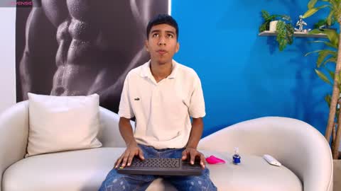 Snapshot of ender_h0t chatting on September 2025 02:05:02 PM Ender online show from September 2025 02:05:02 PM