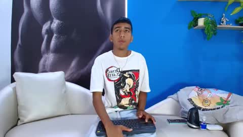 Snapshot of ender_h0t chatting on September 2025 02:33:02 PM Ender online show from September 2025 02:33:02 PM