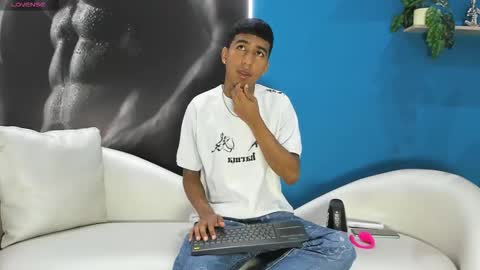 Snapshot of ender_h0t chatting on October 2025 02:27:01 PM Ender online show from October 2025 02:27:01 PM