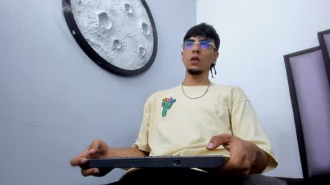 endrick_23 online show from April 2026 03:44:02 AM