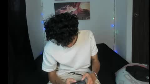 Snapshot of energy_lover137 chatting on February 2026 05:52:01 PM Salo online show from February 2026 05:52:01 PM