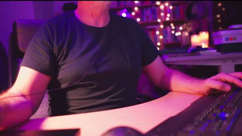 uk online show from December 2024 10:03:02 PM