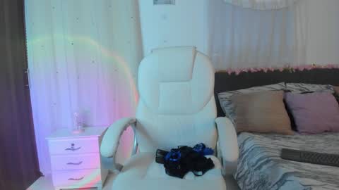 juliana  online show from December 2025 01:00:02 AM