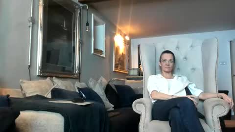 englishcouple81 online show from March 2026 05:00:02 AM