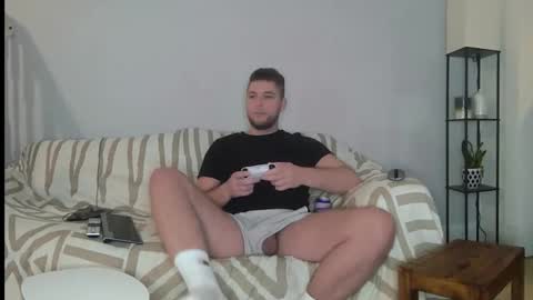 Snapshot of englishladxxx chatting on December 2024 12:47:01 AM Englishladxxx online show from December 2024 12:47:01 AM