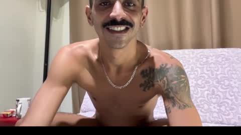 Snapshot of enjoythetrip chatting on December 2024 01:32:02 PM Luke online show from December 2024 01:32:02 PM