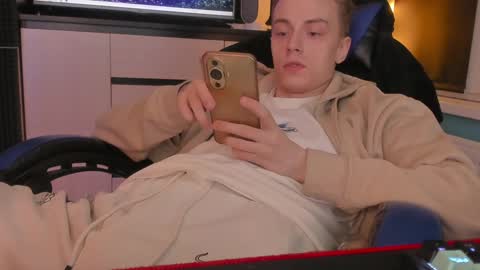 Snapshot of enkeer chatting on December 2024 01:58:02 AM Enker online show from December 2024 01:58:02 AM