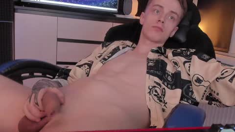 Snapshot of enkeer chatting on February 2025 09:02:01 PM Enker online show from February 2025 09:02:01 PM