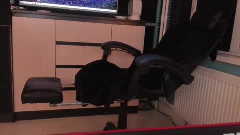 Snapshot of enkeer chatting on February 2025 02:51:01 AM Enker online show from February 2025 02:51:01 AM