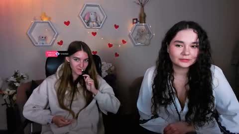 Snapshot of enny_mrr chatting on February 2025 03:59:02 PM enny_mrr online show from February 2025 03:59:02 PM