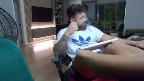 Erik online show from February 2025 08:51:02 PM