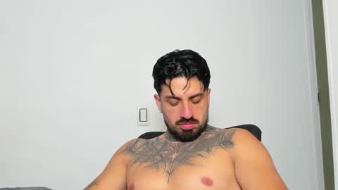 Enzo Aren online show from November 2025 11:26:02 PM