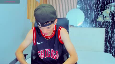 enzoo_smith online show from July 2026 07:16:02 PM