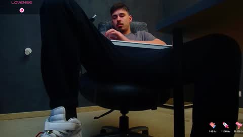 EnzoRace online show from November 2025 06:23:01 AM