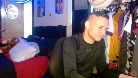 Snapshot of enzoyarack chatting on November 2025 02:12:01 AM enzoyarack online show from November 2025 02:12:01 AM