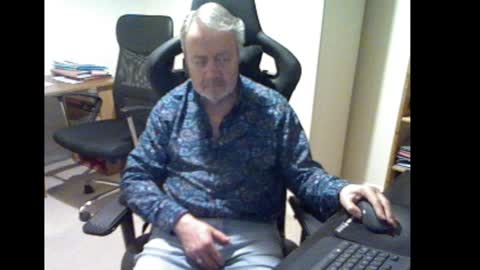 Snapshot of erasmus_d chatting on January 2025 06:12:02 PM erasmus_d online show from January 2025 06:12:02 PM