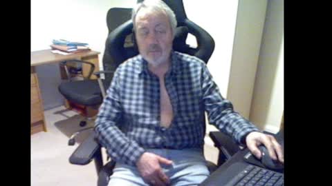 Snapshot of erasmus_d chatting on January 2025 05:58:01 PM erasmus_d online show from January 2025 05:58:01 PM