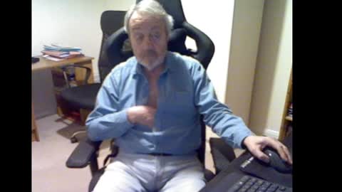 Snapshot of erasmus_d chatting on January 2025 06:03:02 PM erasmus_d online show from January 2025 06:03:02 PM