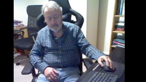 Snapshot of erasmus_d chatting on November 2025 07:01:02 PM erasmus_d online show from November 2025 07:01:02 PM