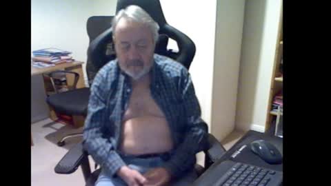 Snapshot of erasmus_d chatting on November 2025 06:52:02 PM erasmus_d online show from November 2025 06:52:02 PM