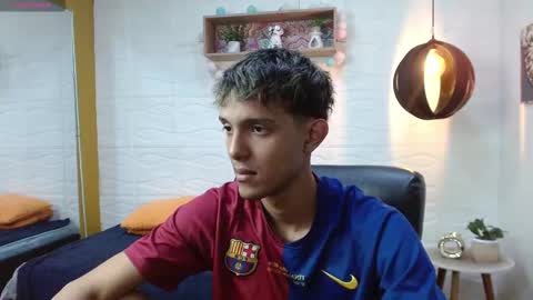 Snapshot of eric_oslo chatting on January 2026 06:43:02 PM eric_oslo online show from January 2026 06:43:02 PM