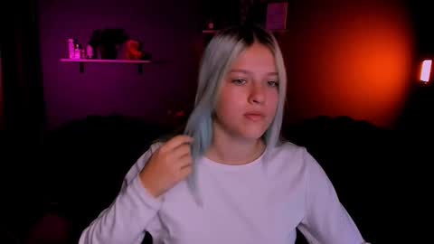 Snapshot of erica_breeze chatting on October 2025 01:03:02 PM your dear Erica online show from October 2025 01:03:02 PM