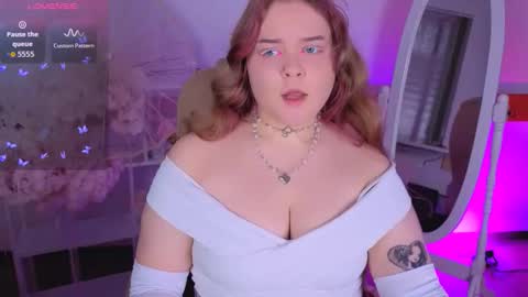 erica_love_ online show from November 2025 08:40:02 PM