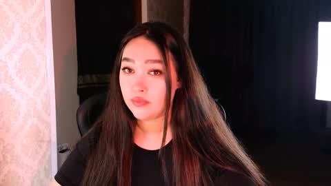 Snapshot of erica_wayne chatting on November 2025 10:13:02 PM Erica Wayne online show from November 2025 10:13:02 PM