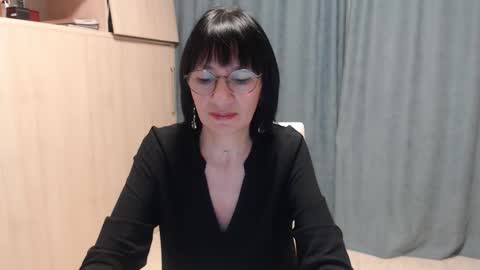 ericablack8 online show from December 2024 03:22:02 PM