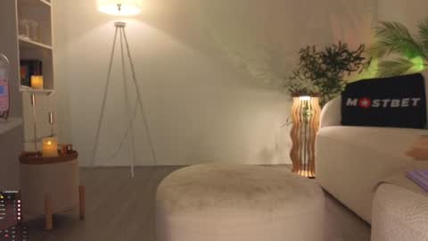 Snapshot of ericamiracle15 chatting on December 2024 12:18:01 AM Call me Erica online show from December 2024 12:18:01 AM